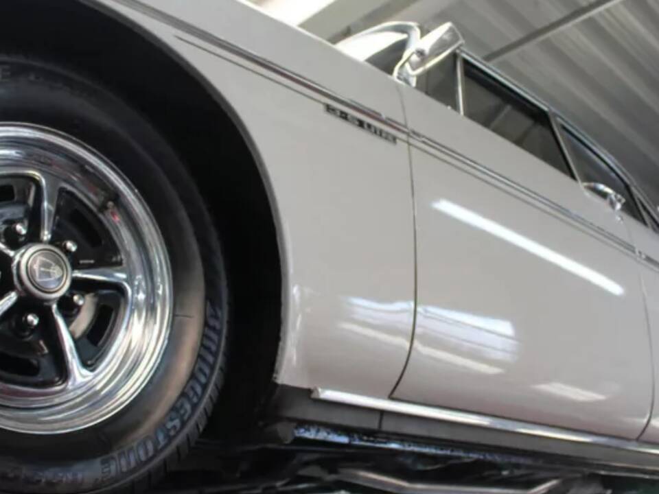 Image 18/37 of Rover 3.5 Litre Coupe (1970)