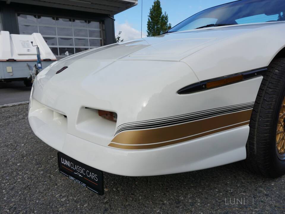 Afbeelding 17/70 van Pontiac Fiero GT (1988)