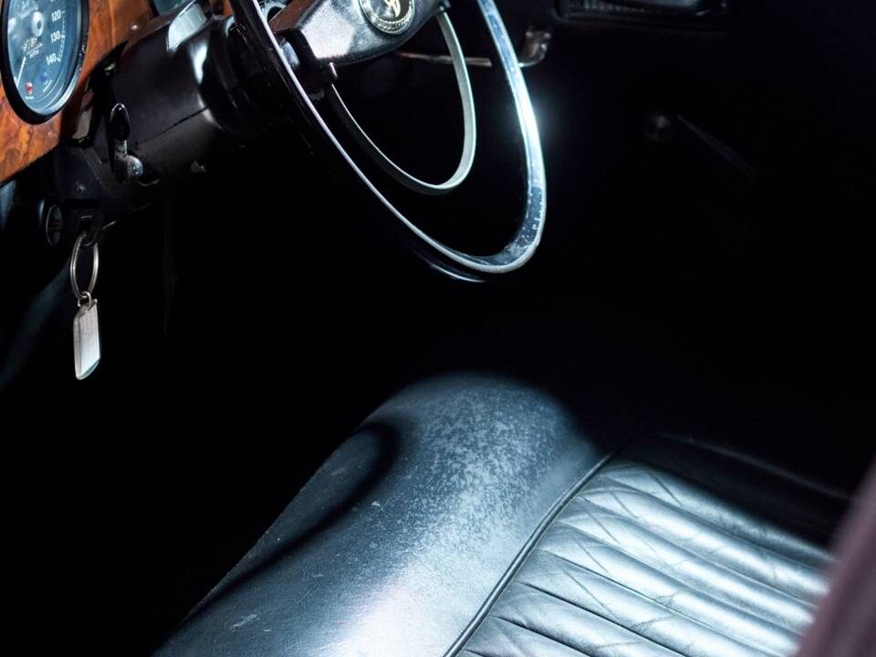 Image 50/70 of Daimler DS 420 (1976)