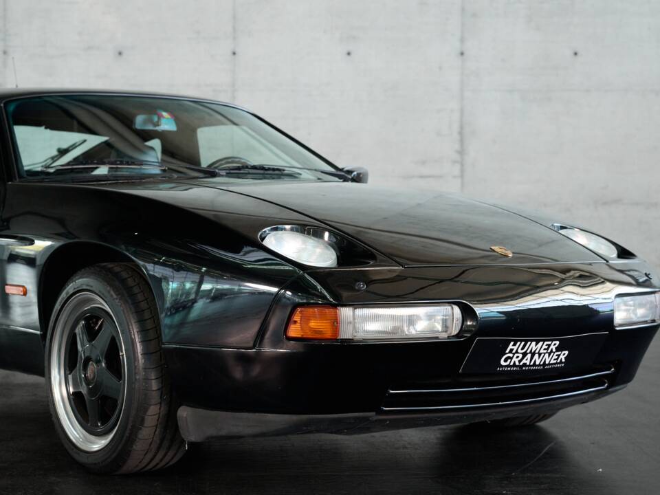 Afbeelding 17/50 van Porsche 928 S4 (1989)