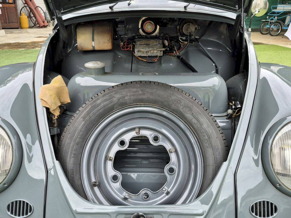 Image 39/52 of Volkswagen Beetle 1200 Standard "Oval" (1957)