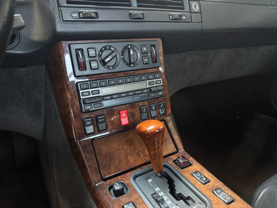 Imagen 18/46 de Mercedes-Benz 500 SL 6.0 AMG (1992)