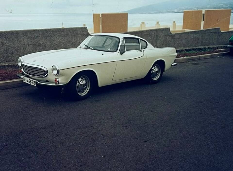Image 3/8 of Volvo 1800 S (1966)