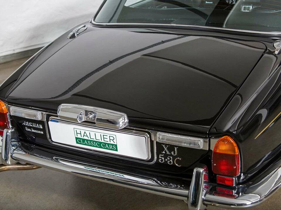 Image 14/31 of Jaguar XJ 5.3 C (1978)