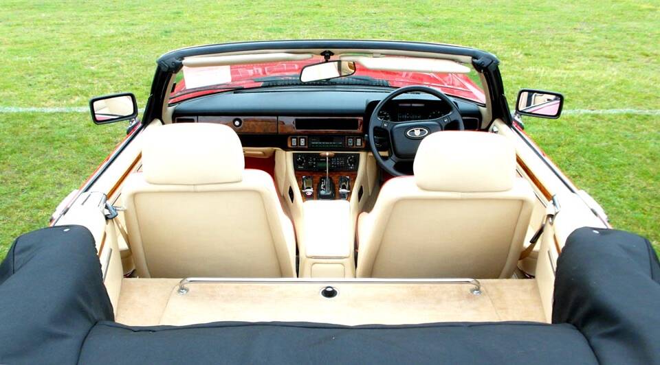 Image 5/15 of Jaguar XJ-S Convertible (1989)