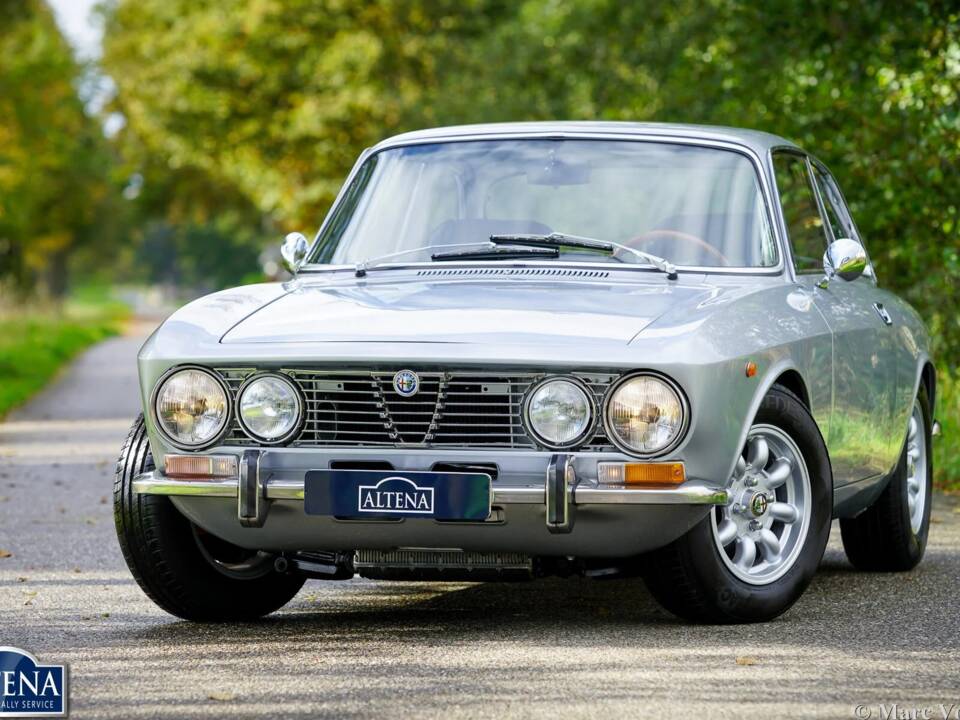 Bild 31/62 von Alfa Romeo 2000 GT Veloce (1974)