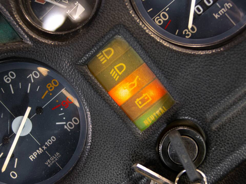 Image 35/44 de Moto Guzzi California II (1983)