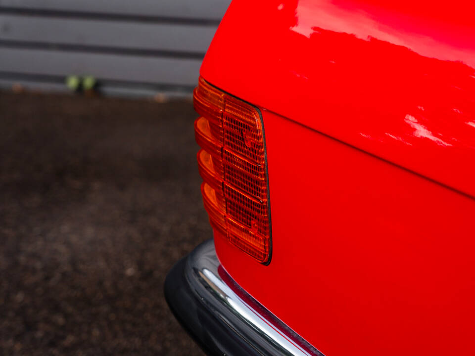 Image 50/59 of Mercedes-Benz 300 SL (1989)