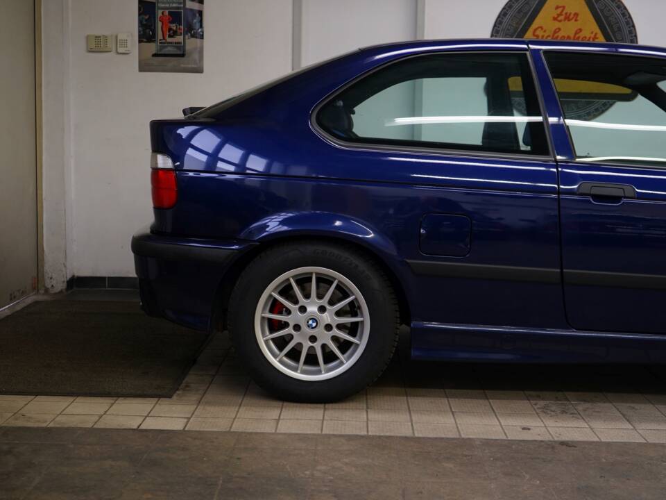 Image 30/33 of BMW 323ti Compact (1999)