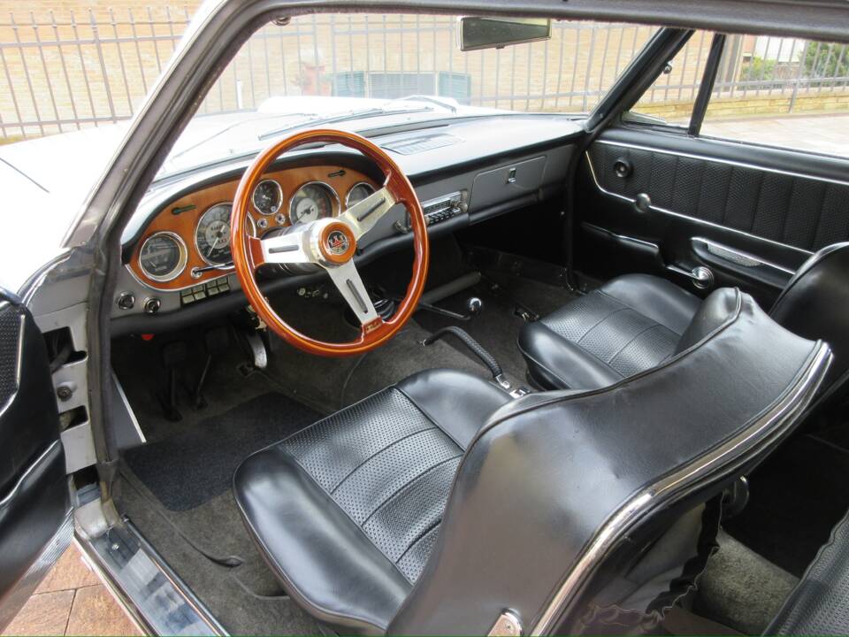 Afbeelding 8/33 van FIAT 2300 S Coupé (1967)