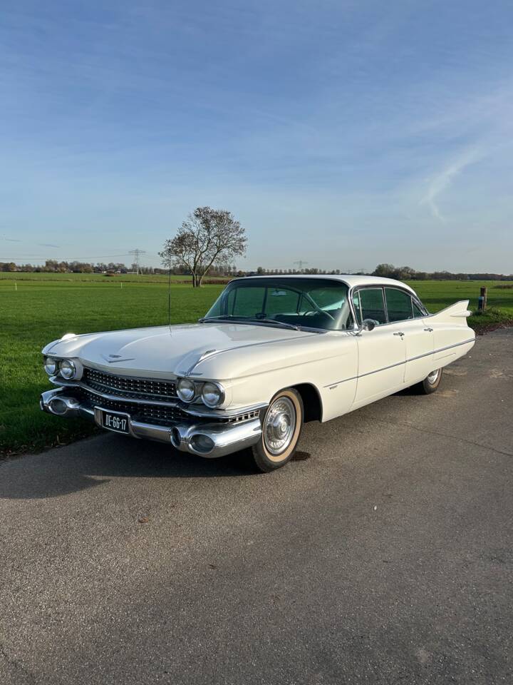 Image 32/56 of Cadillac Sedan DeVille (1959)