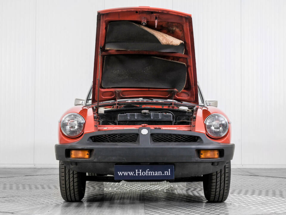 Image 37/50 of MG MGB (1976)