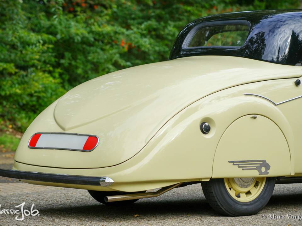 Image 44/47 of Peugeot 402 Eclipse (1935)
