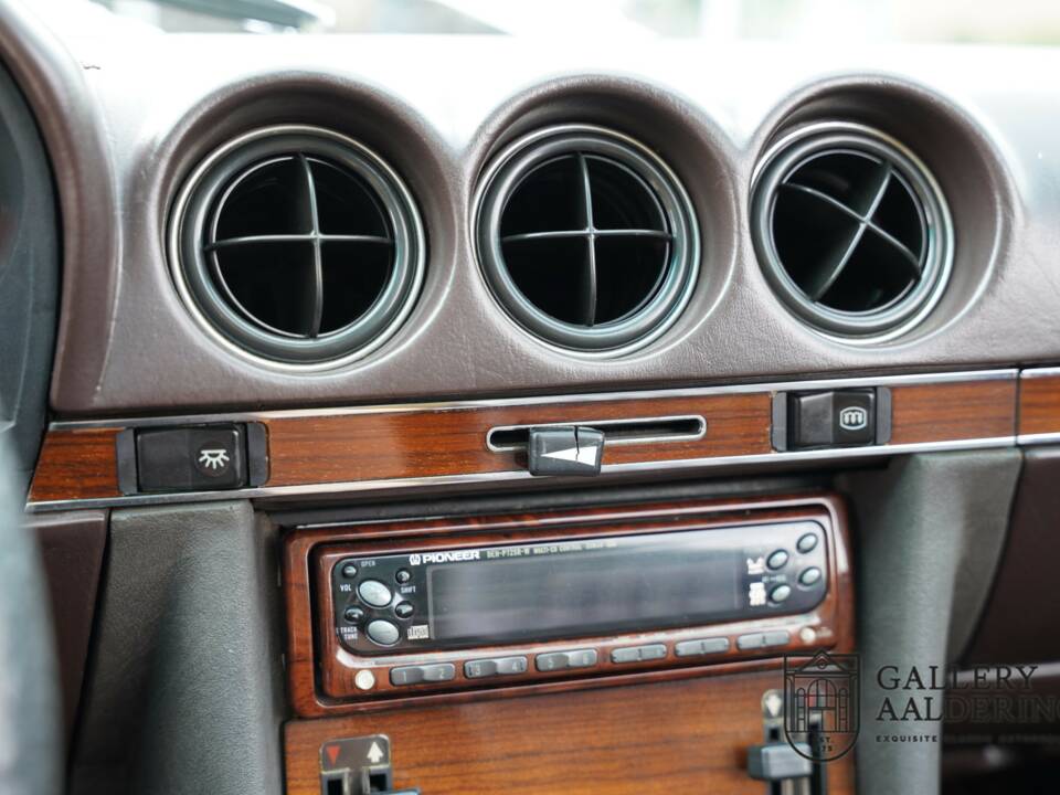 Image 17/50 of Mercedes-Benz 280 SL (1981)