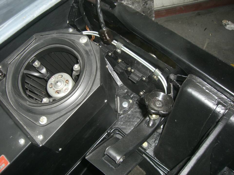 Image 76/78 of Mercedes-Benz 600 (1965)