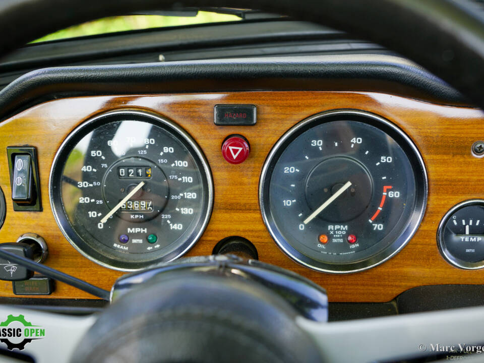 Image 6/52 of Triumph TR 6 (1973)