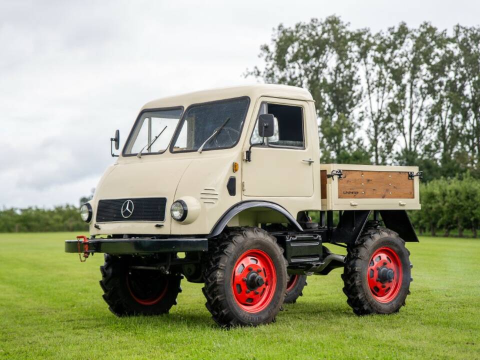 Image 1/15 of Mercedes-Benz Unimog 401 (1955)