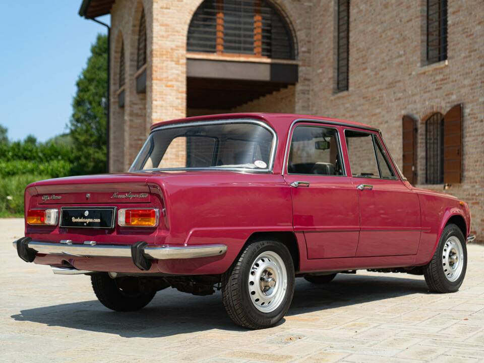 Image 6/50 of Alfa Romeo Giulia Nuova Super 1300 (1974)