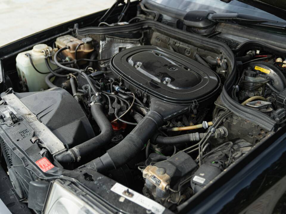 Immagine 44/48 di Mercedes-Benz 200 CE (1990)