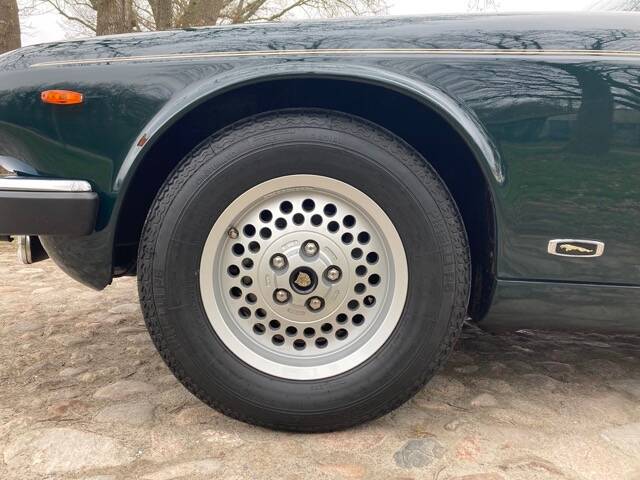 Bild 27/40 von Jaguar XJ 12 (1992)