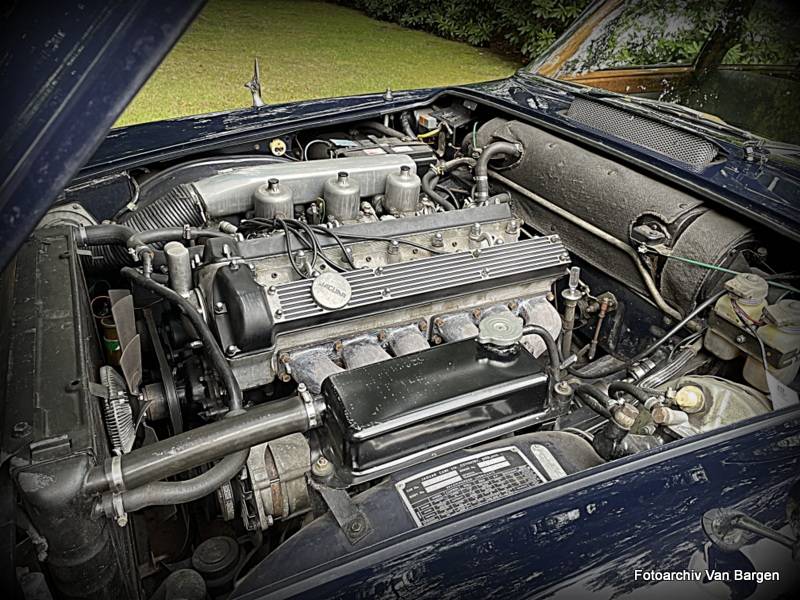 Image 36/40 of Jaguar 420 G (1969)