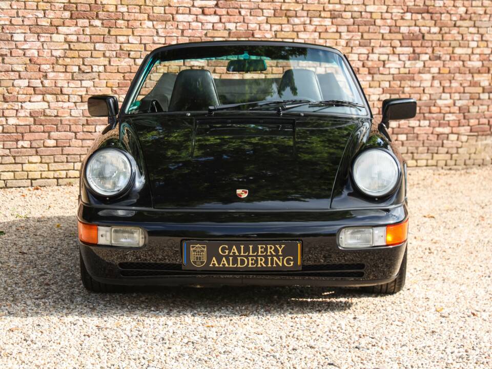 Image 18/50 de Porsche 911 Carrera 2 (1991)