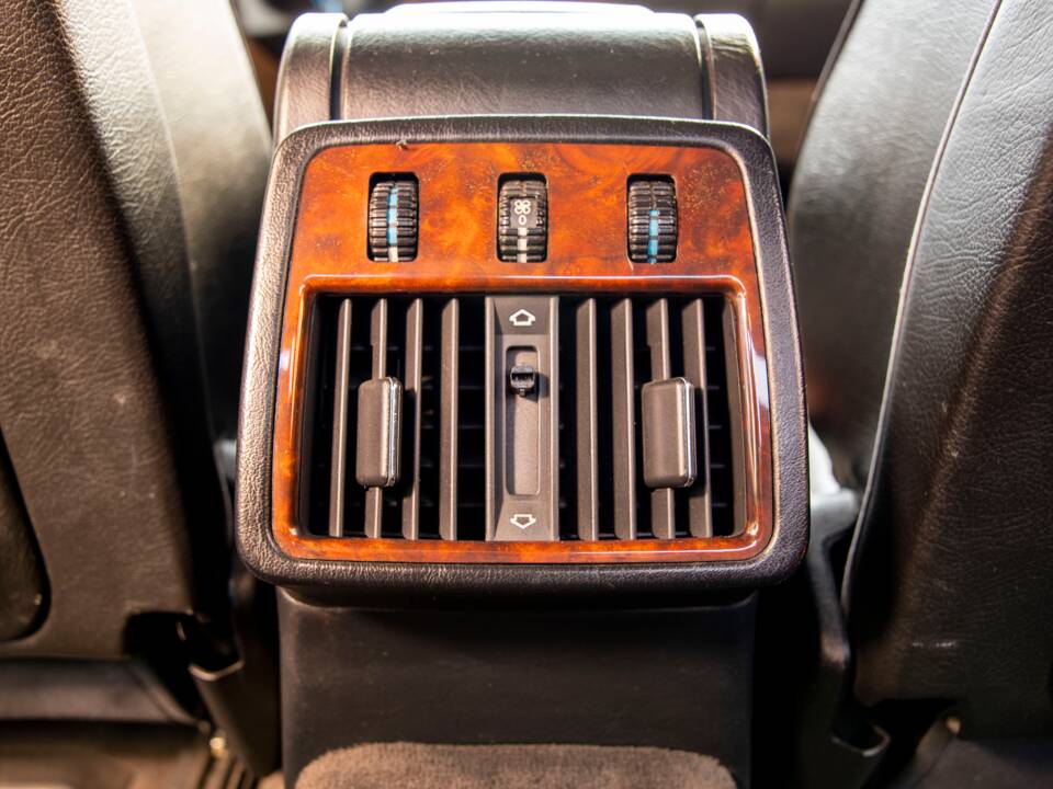 Image 15/59 of Mercedes-Benz 600 SEL (1992)