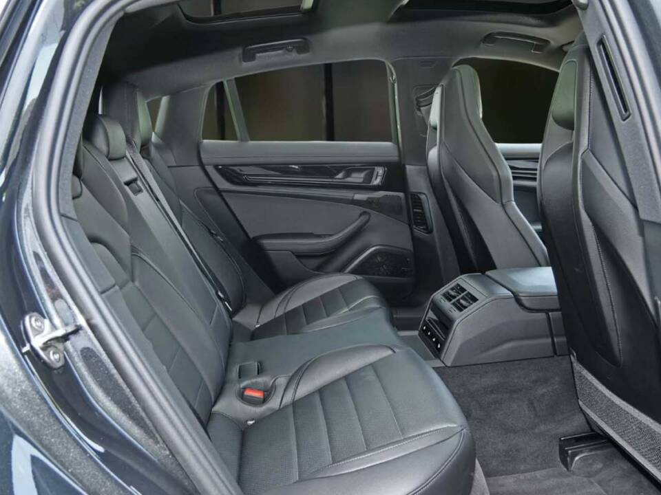 Image 6/10 of Porsche Panamera 4 E-Hybrid (2024)