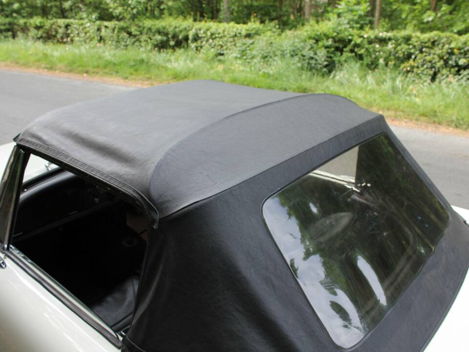 Image 8/23 of Sunbeam Alpine Mk V (1966)