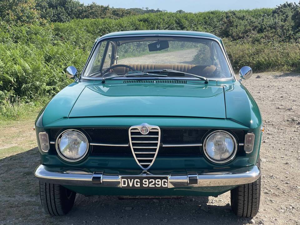 Immagine 6/12 di Alfa Romeo Giulia GT 1300 Junior (1969)