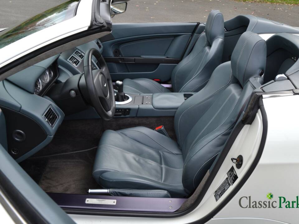 Image 11/50 of Aston Martin V8 Vantage (2007)