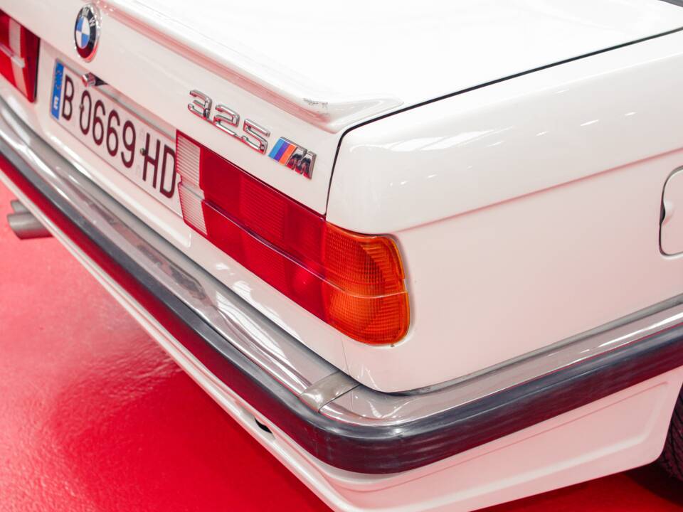 Image 28/38 of BMW 325i (1986)
