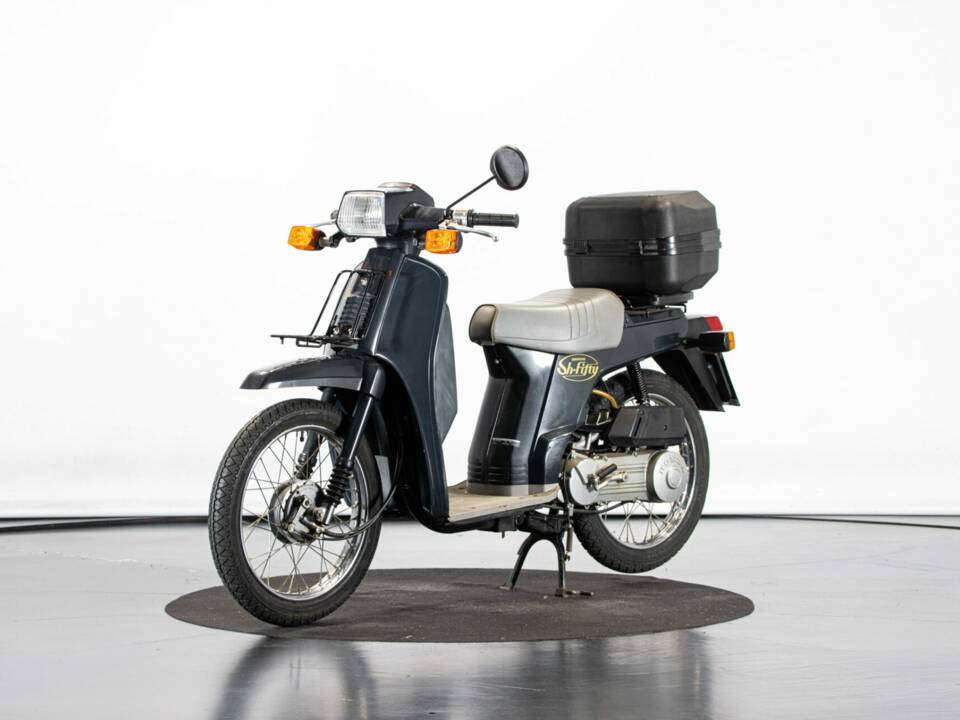 Image 8/44 of Honda SH 50 Fifty (1987)