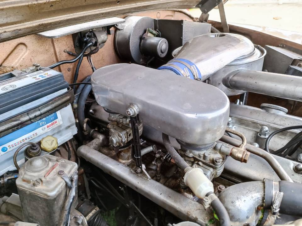 Image 32/34 of Jaguar Mk II 2.4 (1967)