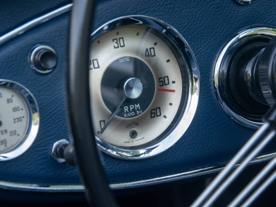 Image 32/38 of Austin-Healey 100/6 (BN4) (1956)