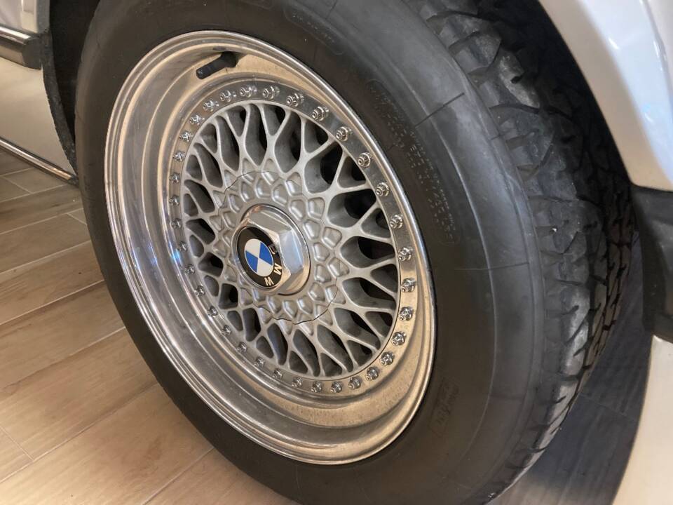 Bild 3/22 von BMW M 635 CSi (1987)