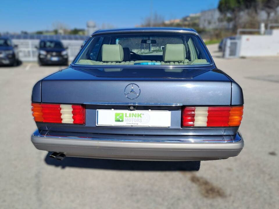 Image 12/50 of Mercedes-Benz 300 SE (1990)