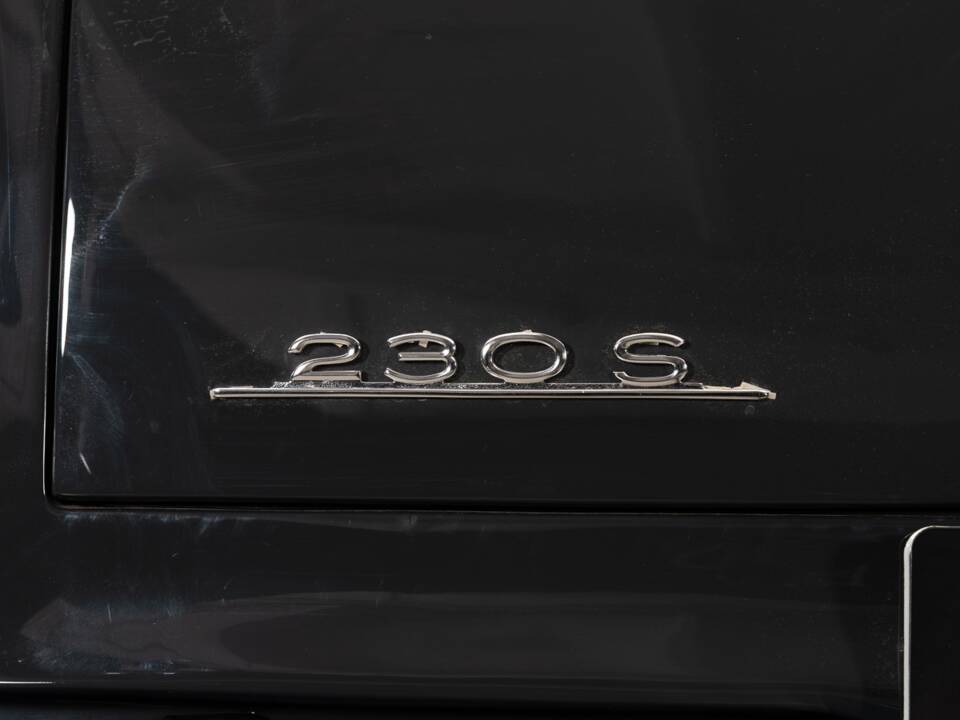 Bild 12/31 von Mercedes-Benz 230 S Universal (1967)