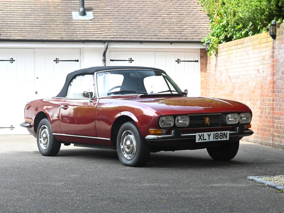 Image 14/18 of Peugeot 504 Convertible (1974)