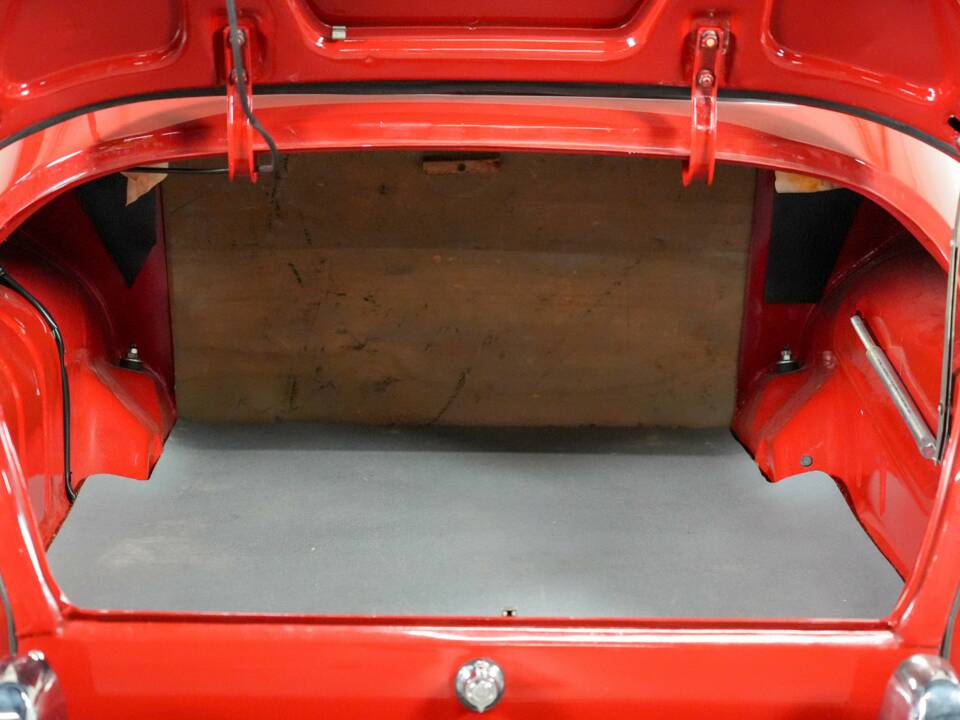 Image 19/34 of Saab 96 V4 (1967)