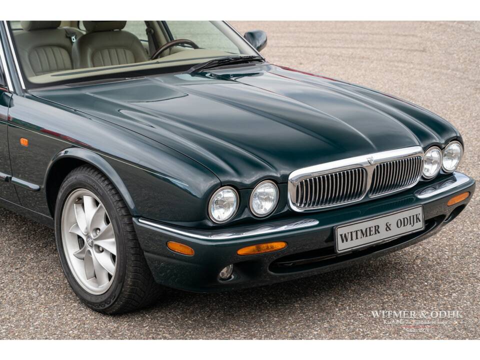 Bild 17/30 von Jaguar XJ 8 Executive (1998)