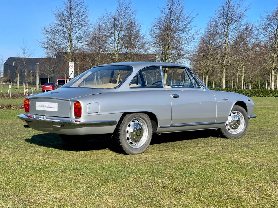 Image 32/42 of Alfa Romeo 2600 Sprint (1965)