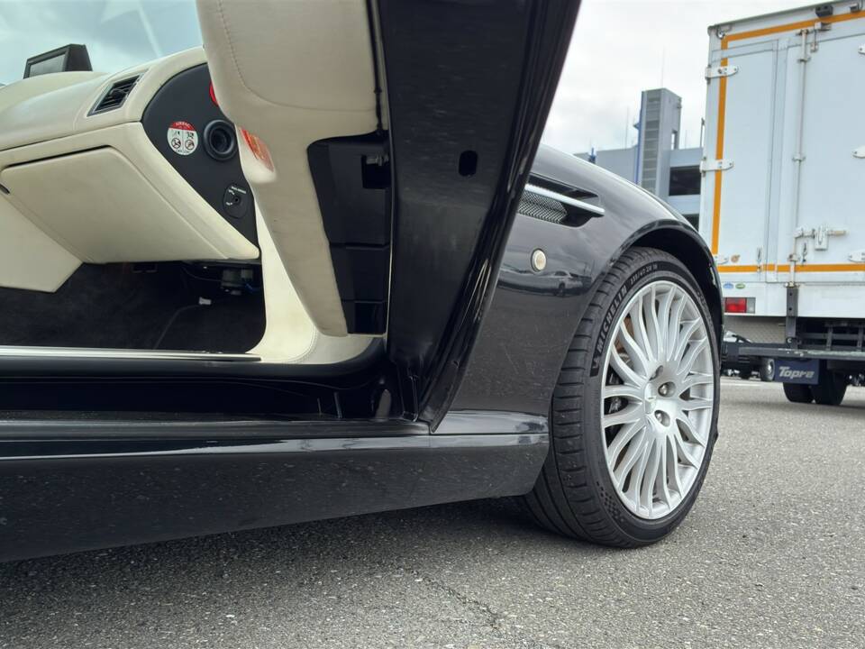 Imagen 32/60 de Aston Martin DB 9 (2011)