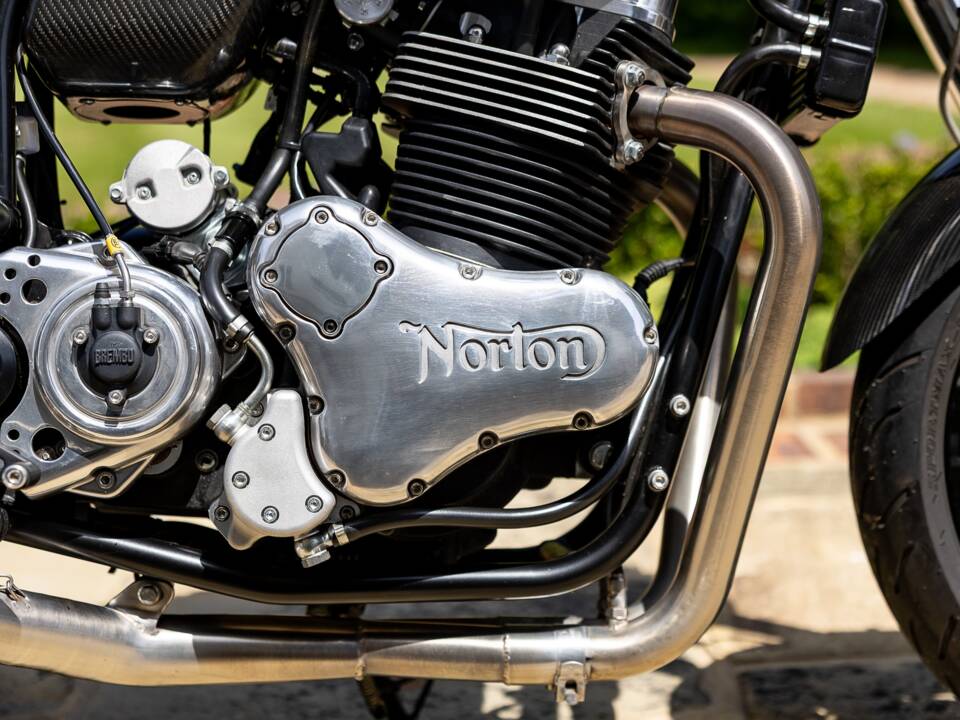 Bild 9/39 von Norton Dominator SS (2018)
