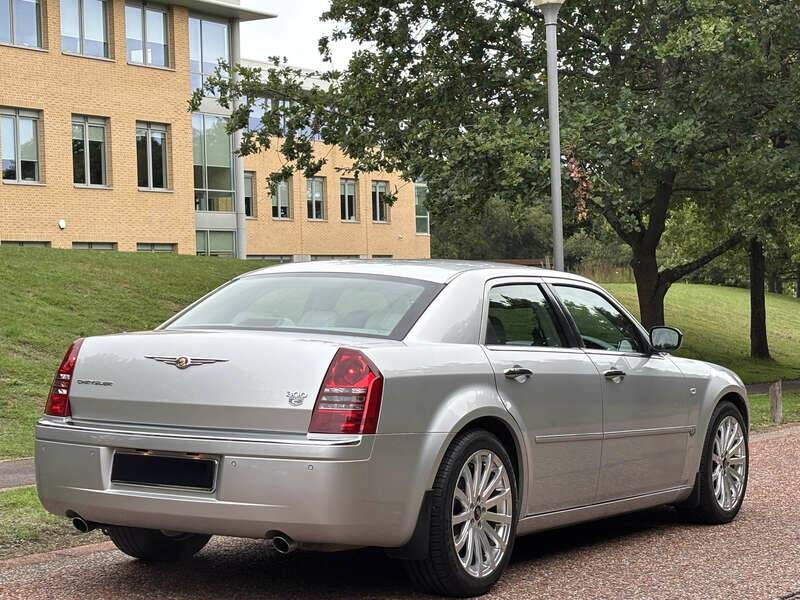 Image 39/50 of Chrysler 300 S (2008)