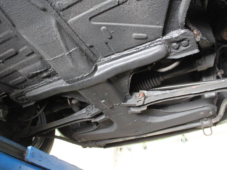 Bild 17/19 von Volkswagen Käfer 1303 LS (1976)