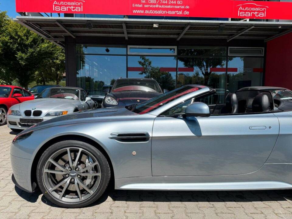 Image 5/43 of Aston Martin V8 Vantage S (2017)