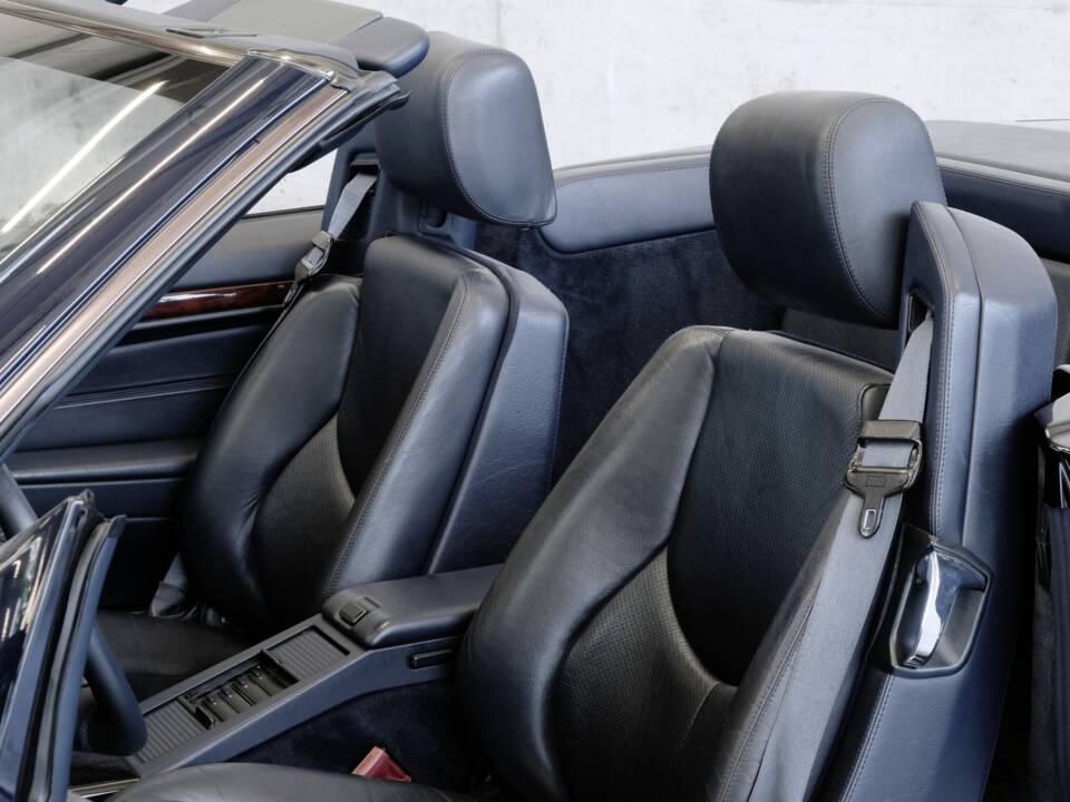 Image 19/46 of Mercedes-Benz SL 320 (1998)