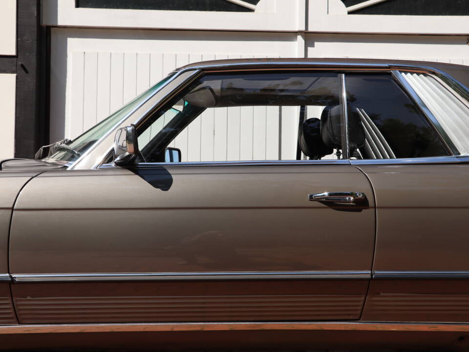 Image 17/59 of Mercedes-Benz 500 SLC (1980)