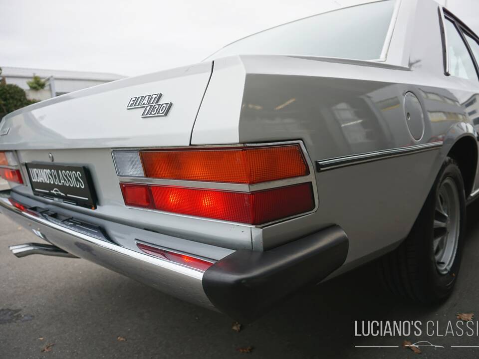 Image 26/66 of FIAT 130 Coupé (1972)